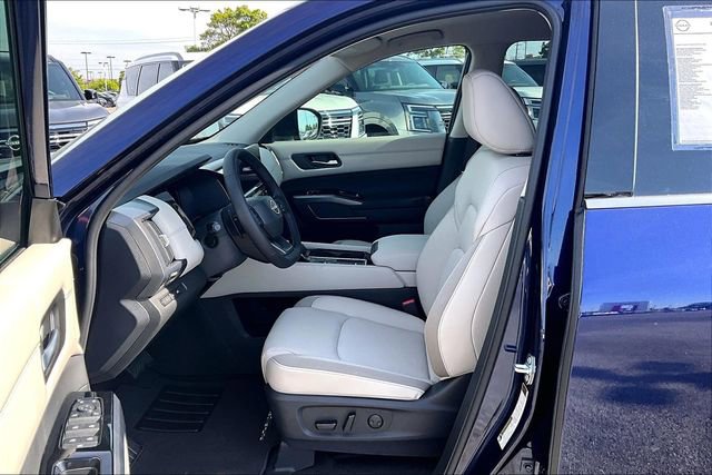 New 2026 Nissan Pathfinder SL FWD image 8