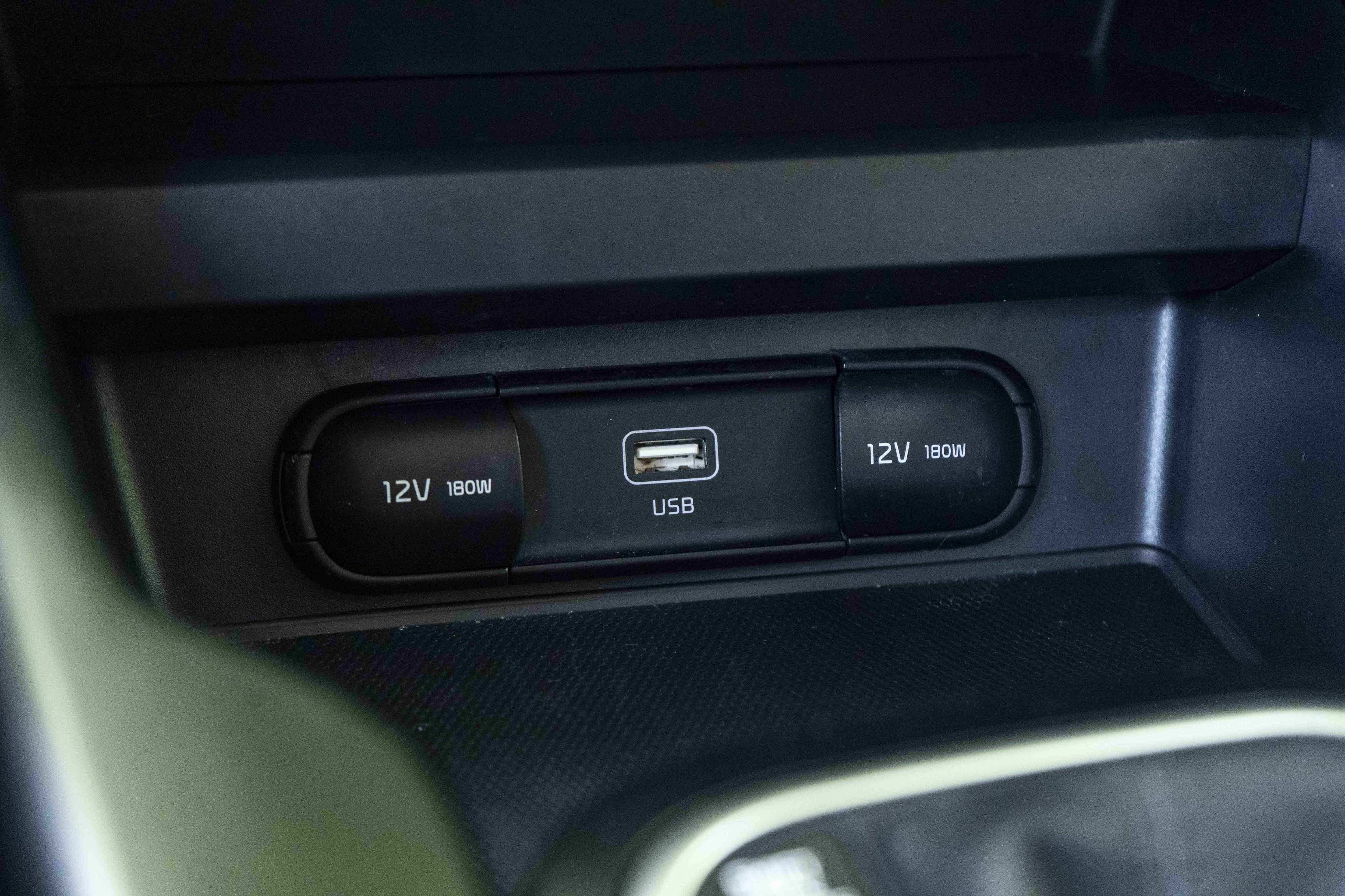 Used 2025 Kia Soul LX FWD image 30