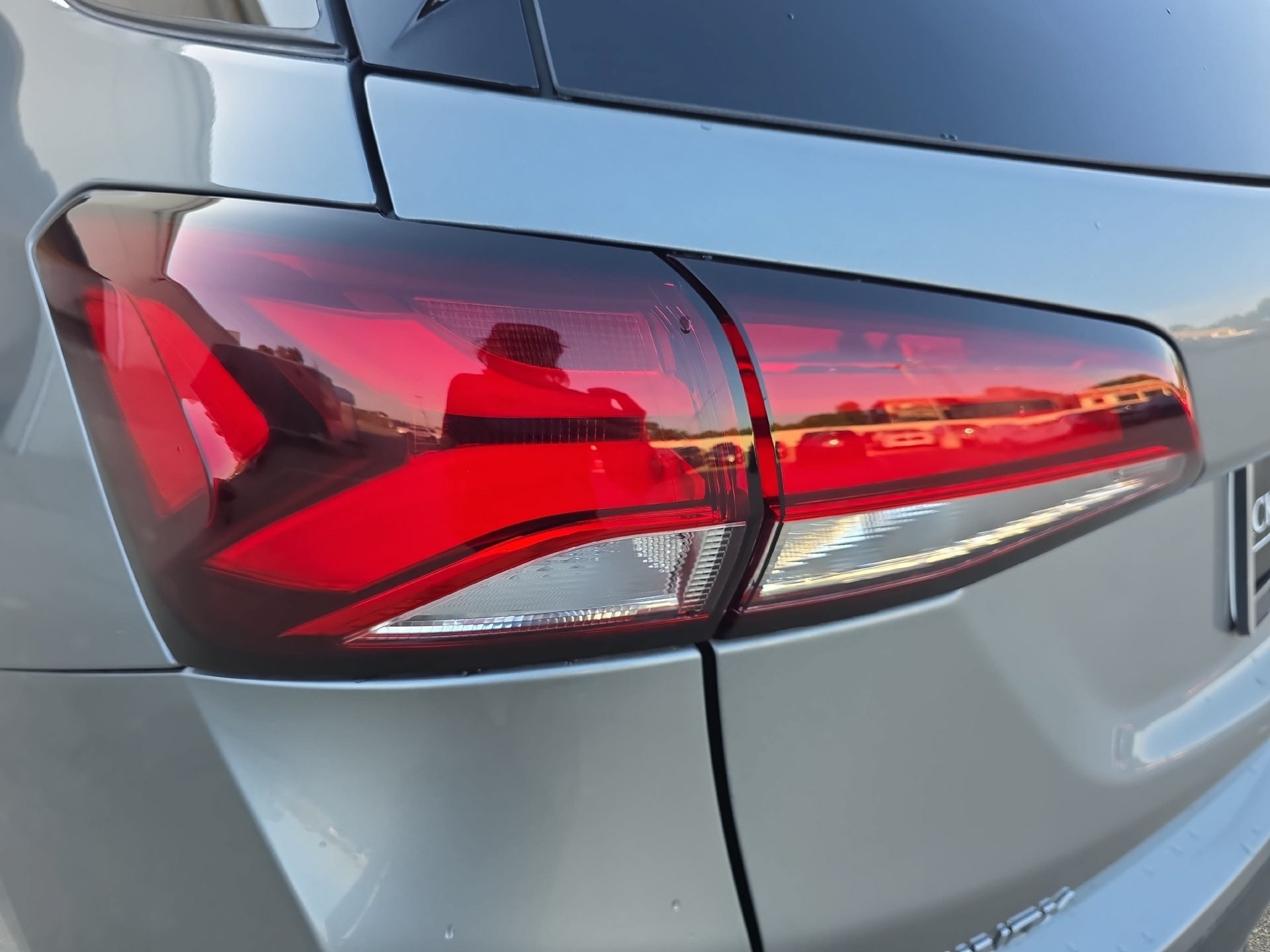 Used 2024 Chevrolet Equinox Premier FWD image 32