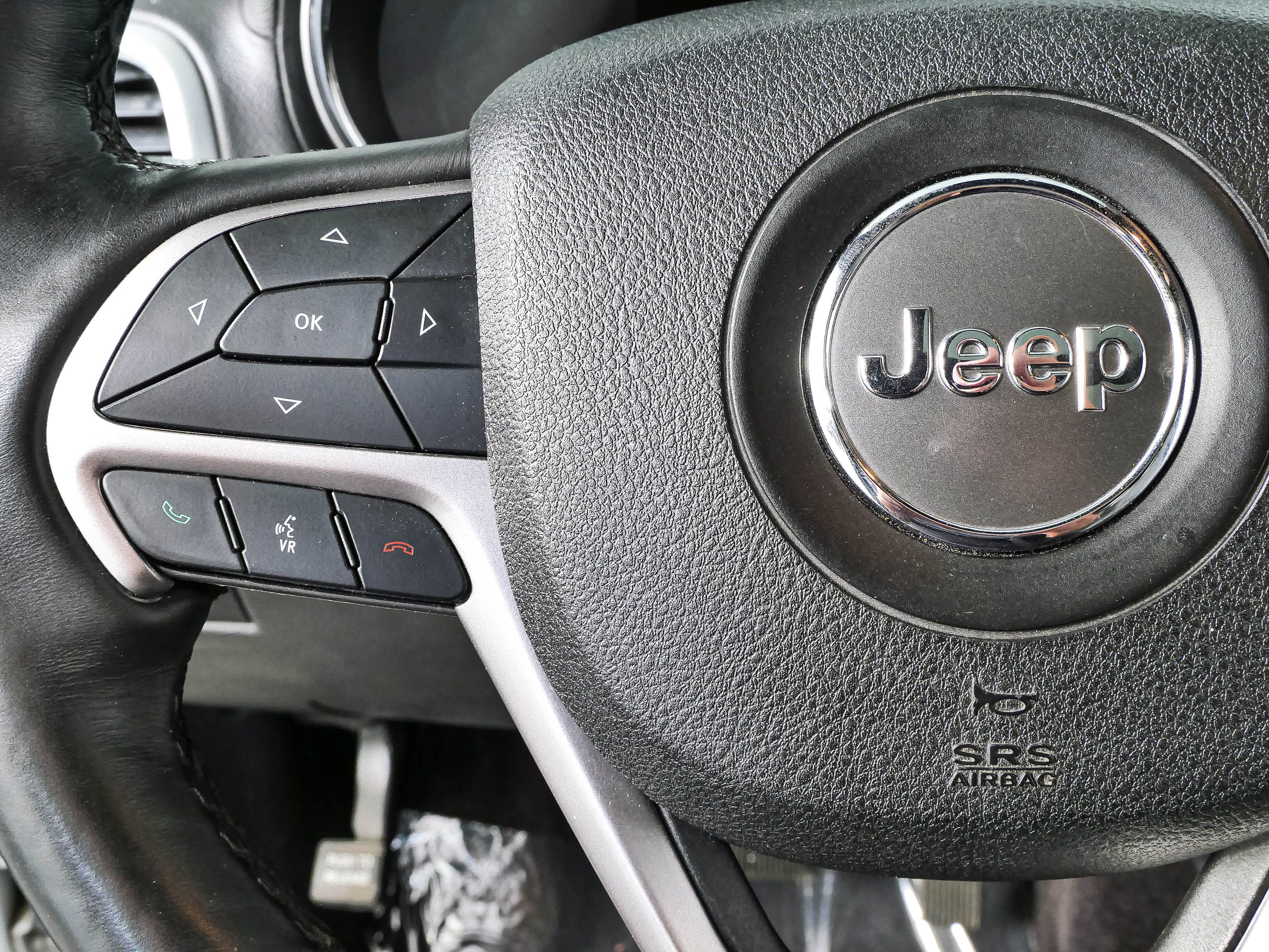 Used 2018 Jeep Grand Cherokee Limited RWD image 10