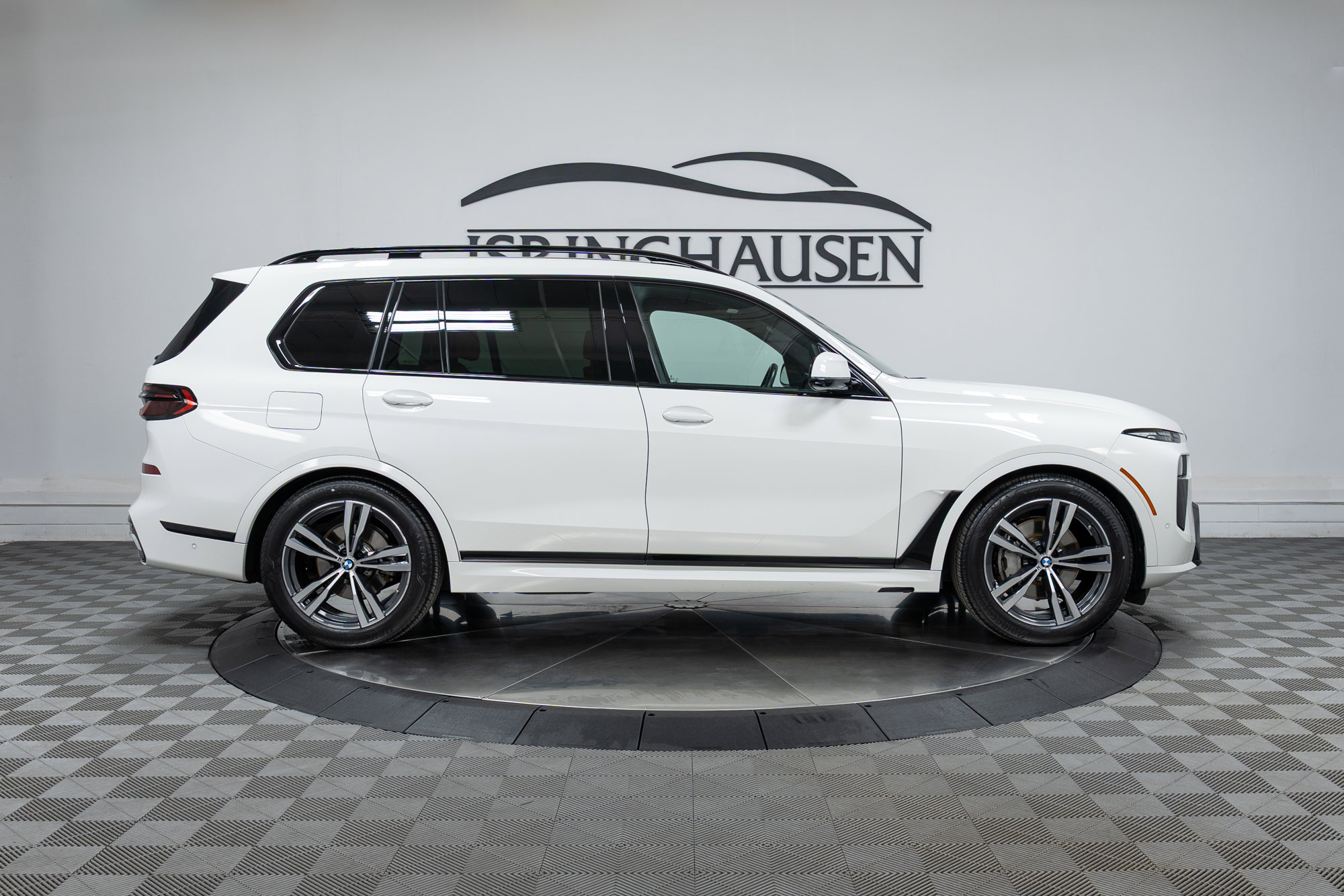 Certified 2024 BMW X7 xDrive40i w/ M Sport Package image 4