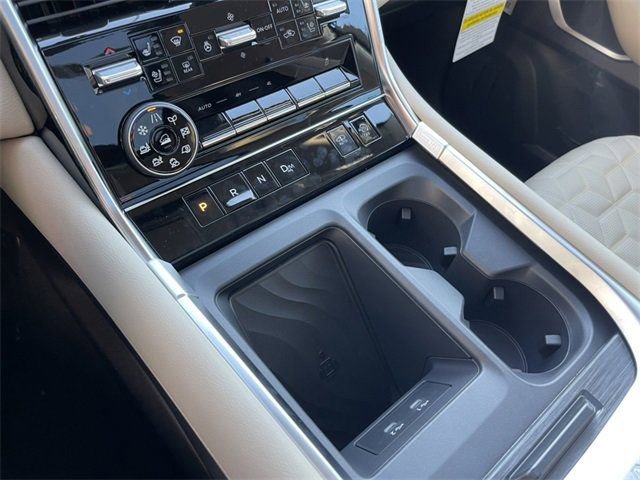 New 2025 Nissan Armada Platinum Reserve image 19