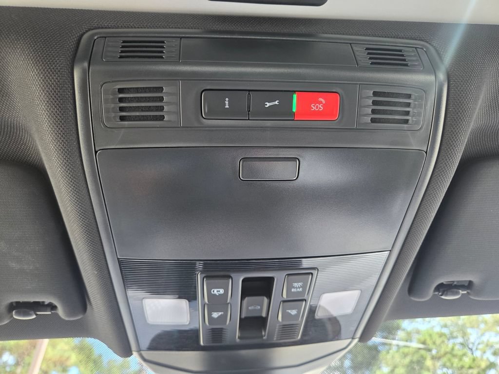 Certified 2026 Volkswagen Jetta GLI Autobahn FWD image 17