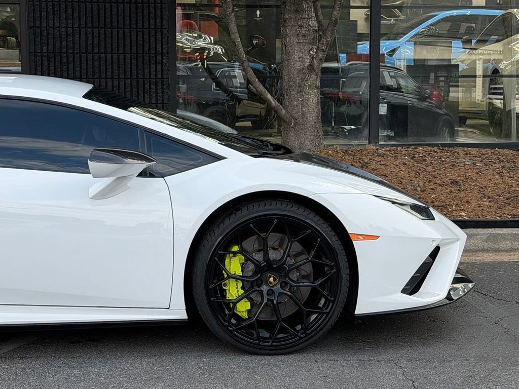 Used 2021 Lamborghini Huracan EVO RWD image 22