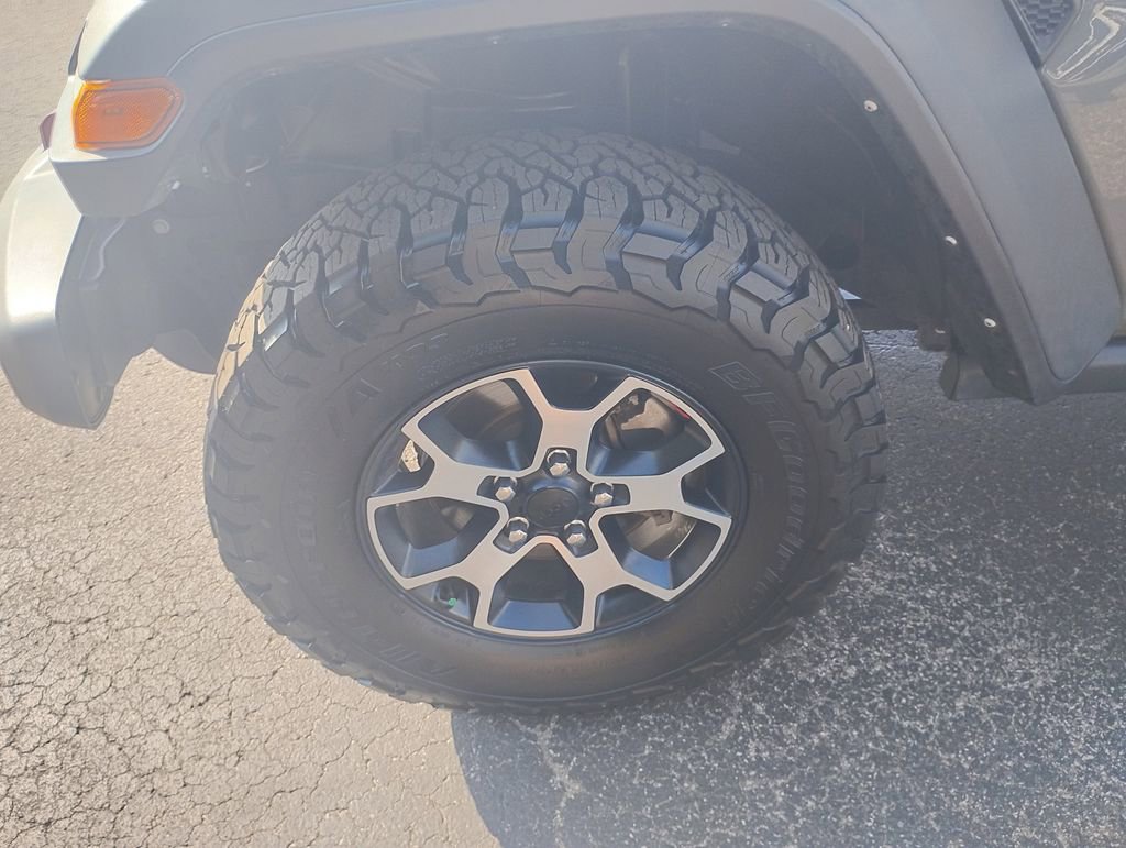 Used 2022 Jeep Wrangler Unlimited Rubicon w/ Cold Weather Group image 9