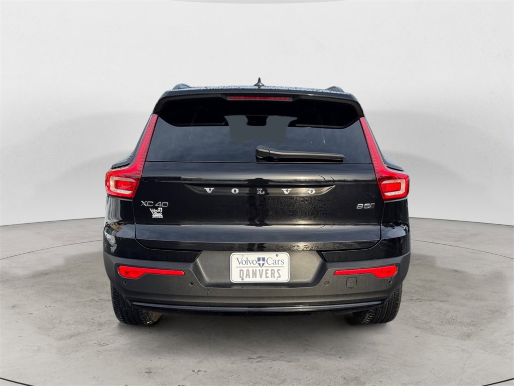 Certified 2025 Volvo XC40 B5 Plus image 4