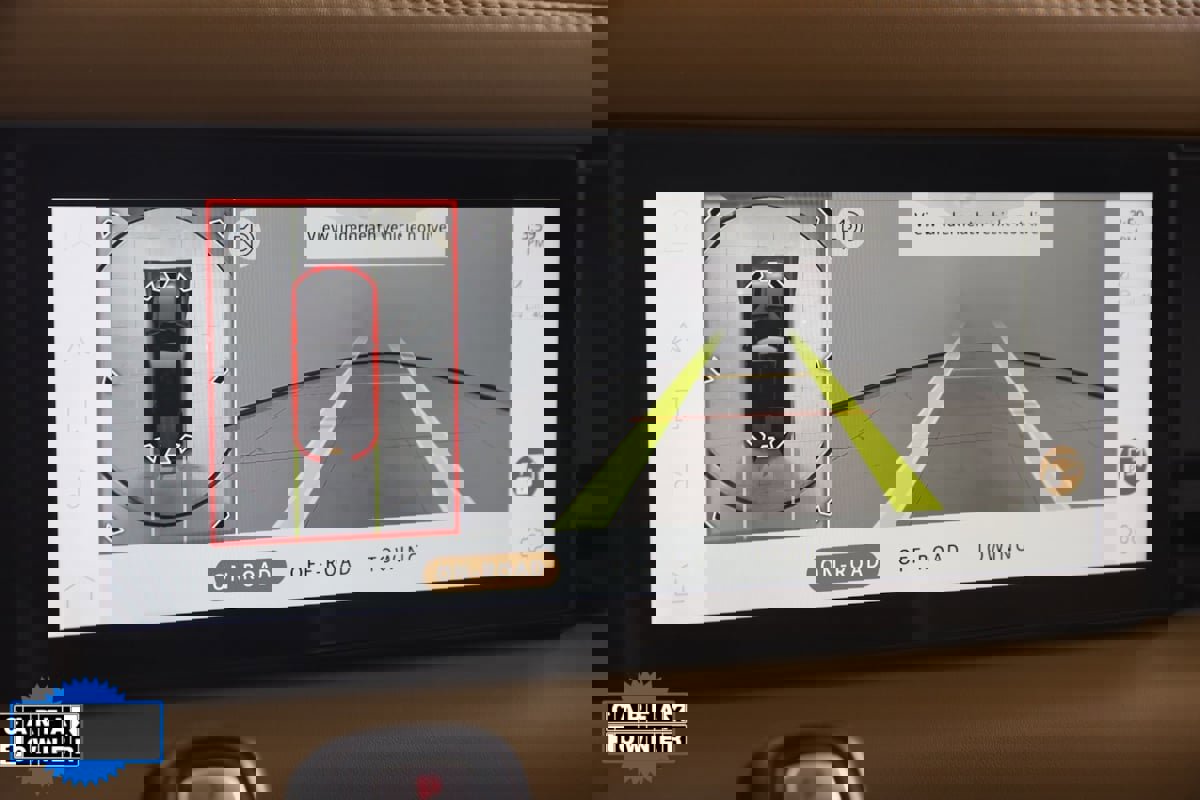 Used 2024 Land Rover Defender 110 X-Dynamic SE image 10