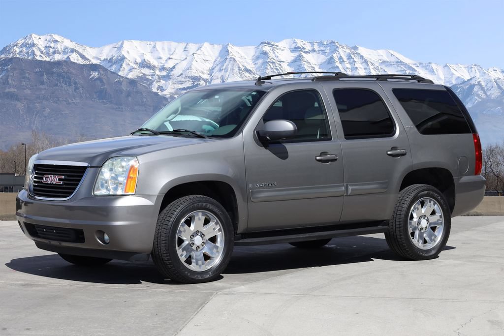 Used 2007 GMC Yukon SLT w/ SLT Preferred Equipment Group AWD/4WD image 1