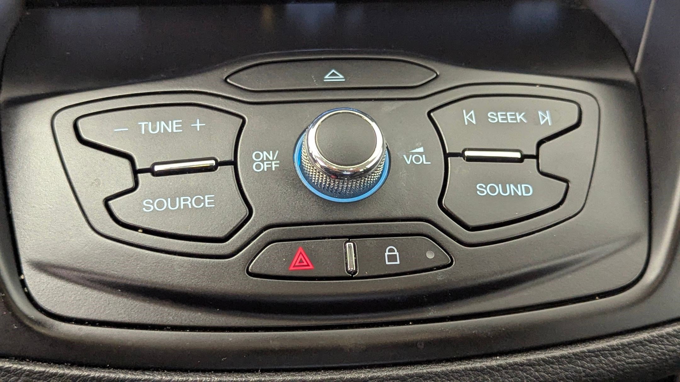 Used 2015 Ford Escape SE w/ SE Chrome Package image 27