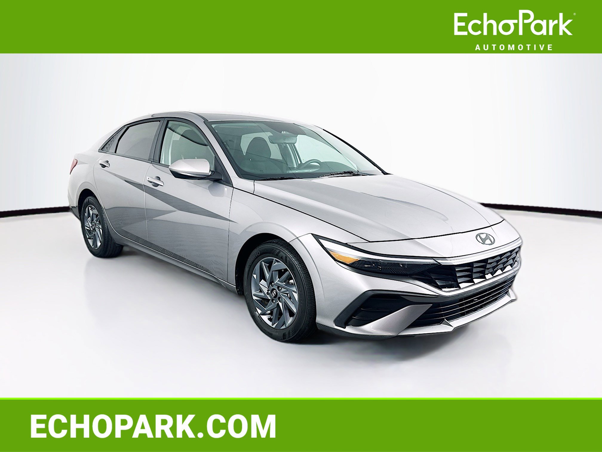 Used 2024 Hyundai Elantra SEL image 1