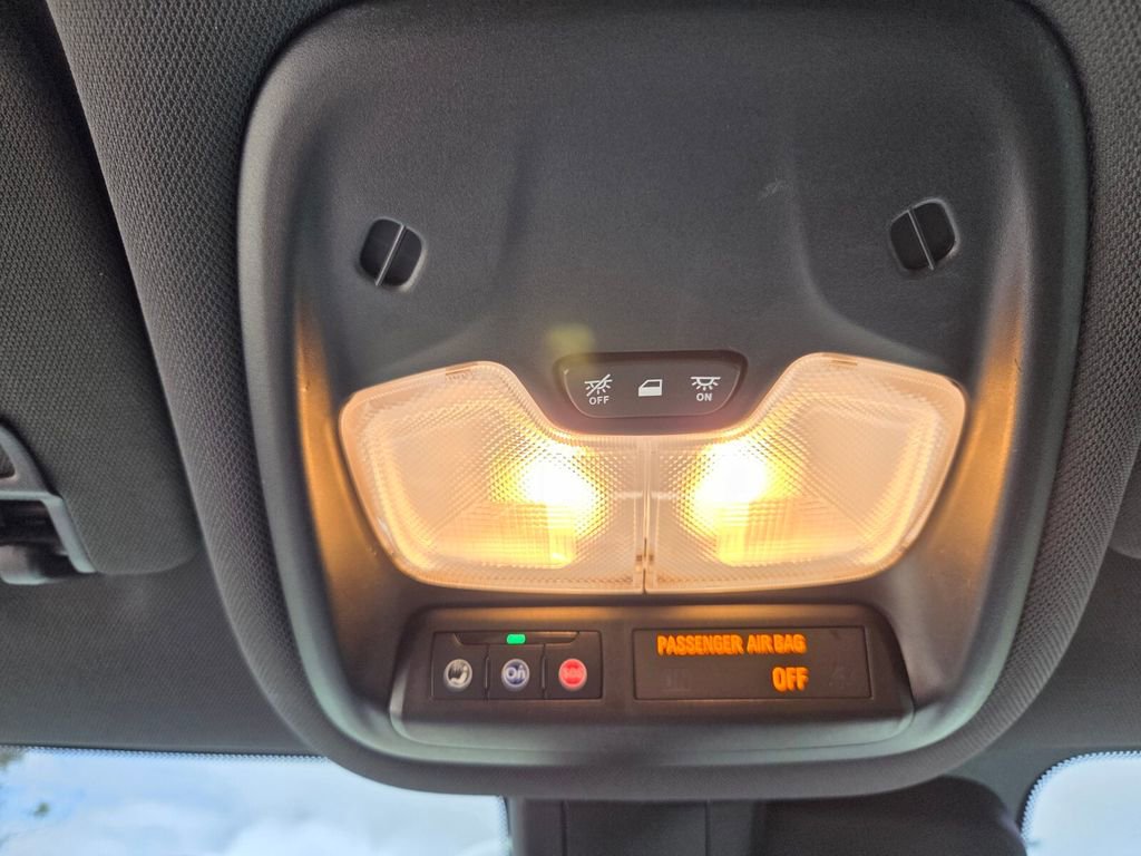 Used 2023 Chevrolet TrailBlazer RS w/ Convenience Package image 16