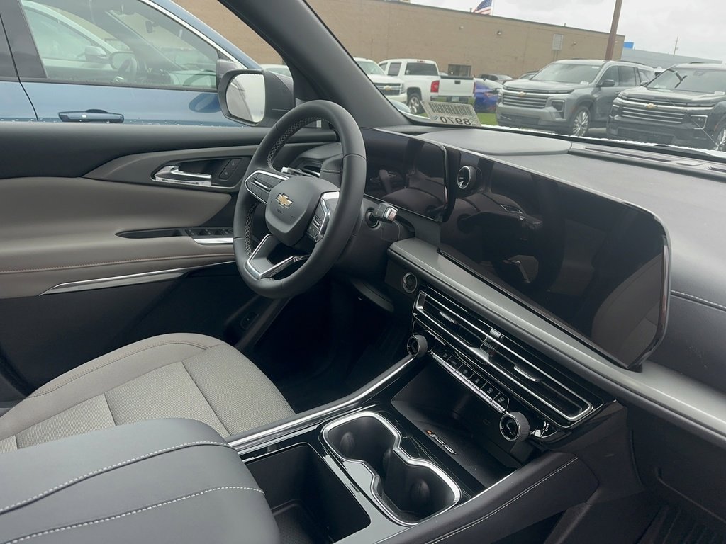 New 2026 Chevrolet Traverse LT w/ LPO, Floor Liner Package image 6