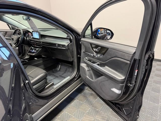 Used 2022 Lincoln Corsair AWD w/ Premium Package image 23