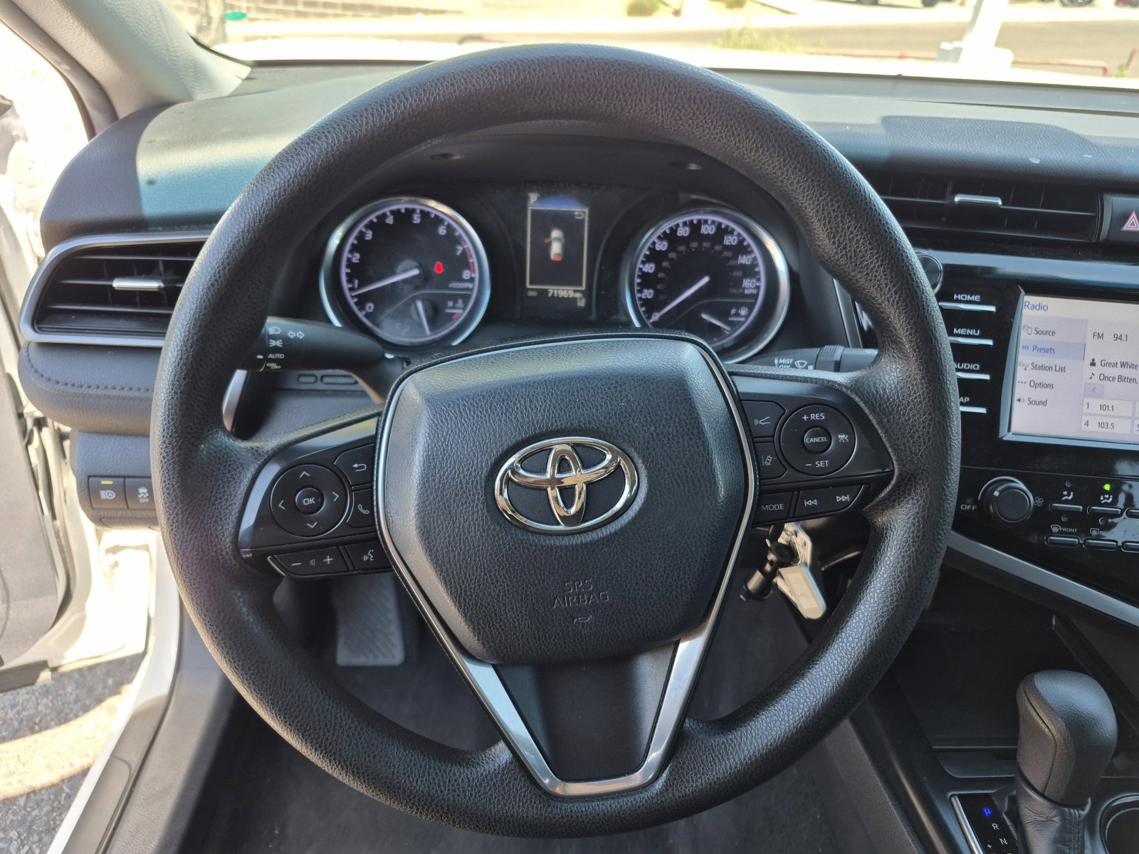 Used 2019 Toyota Camry LE FWD image 9