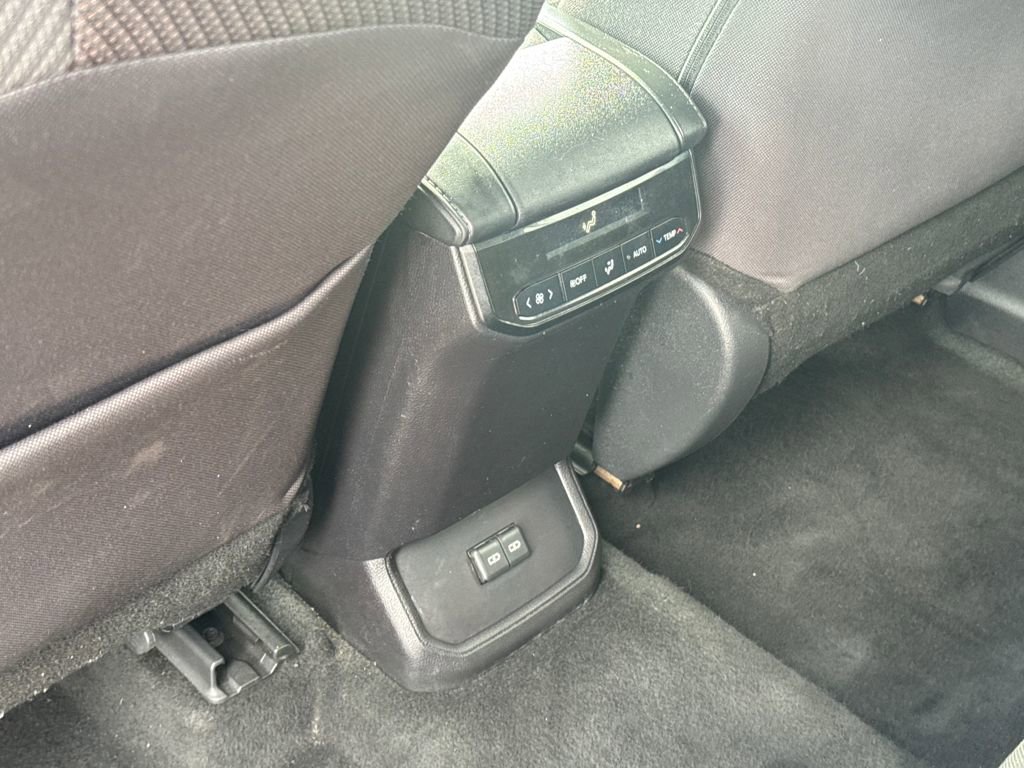 Used 2024 Toyota Highlander LE image 36