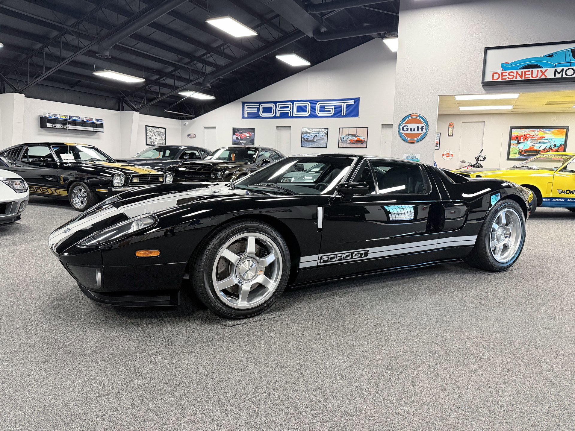 Used 2005 Ford GT image 31