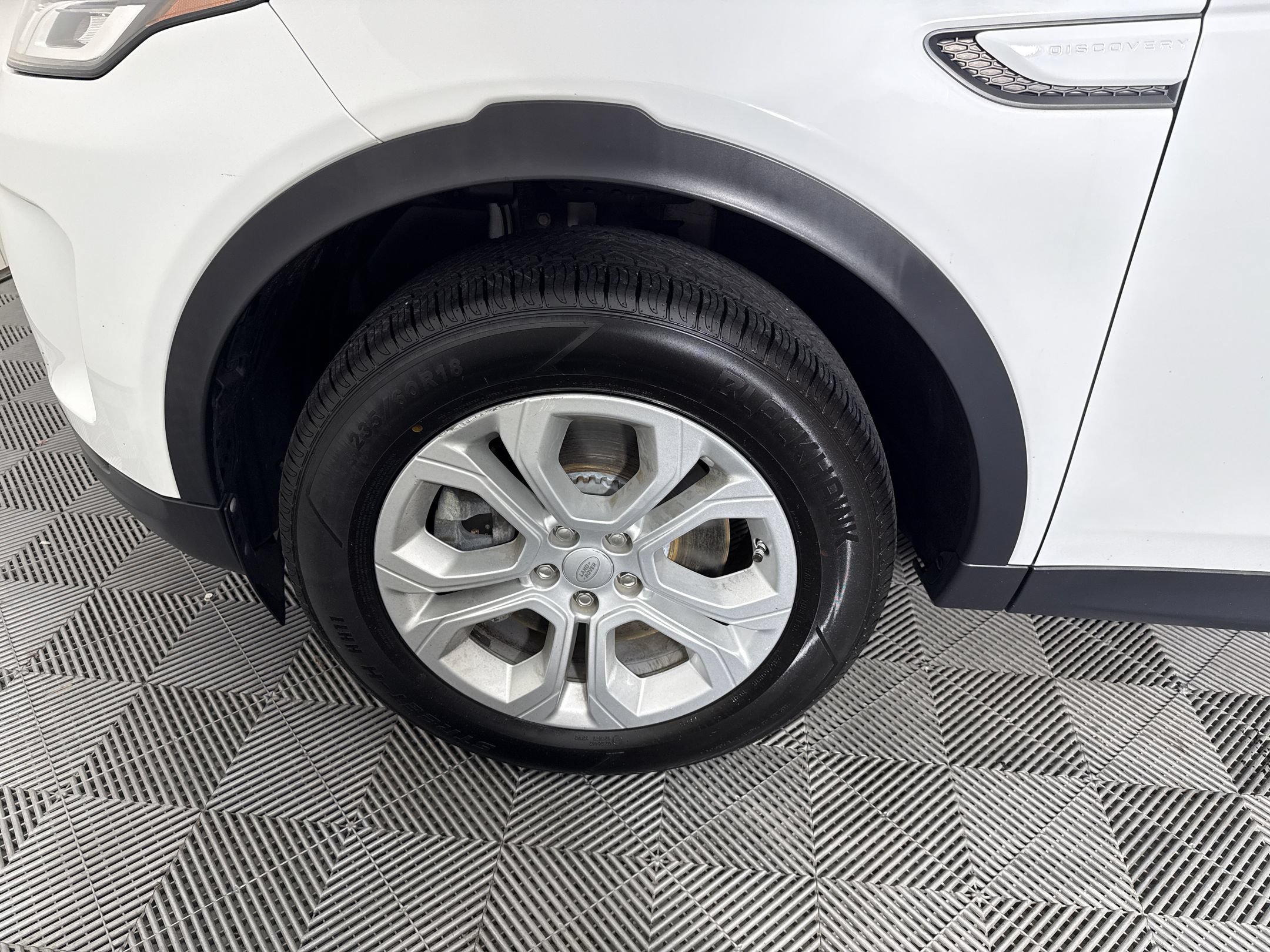 Used 2020 Land Rover Discovery Sport AWD/4WD image 12