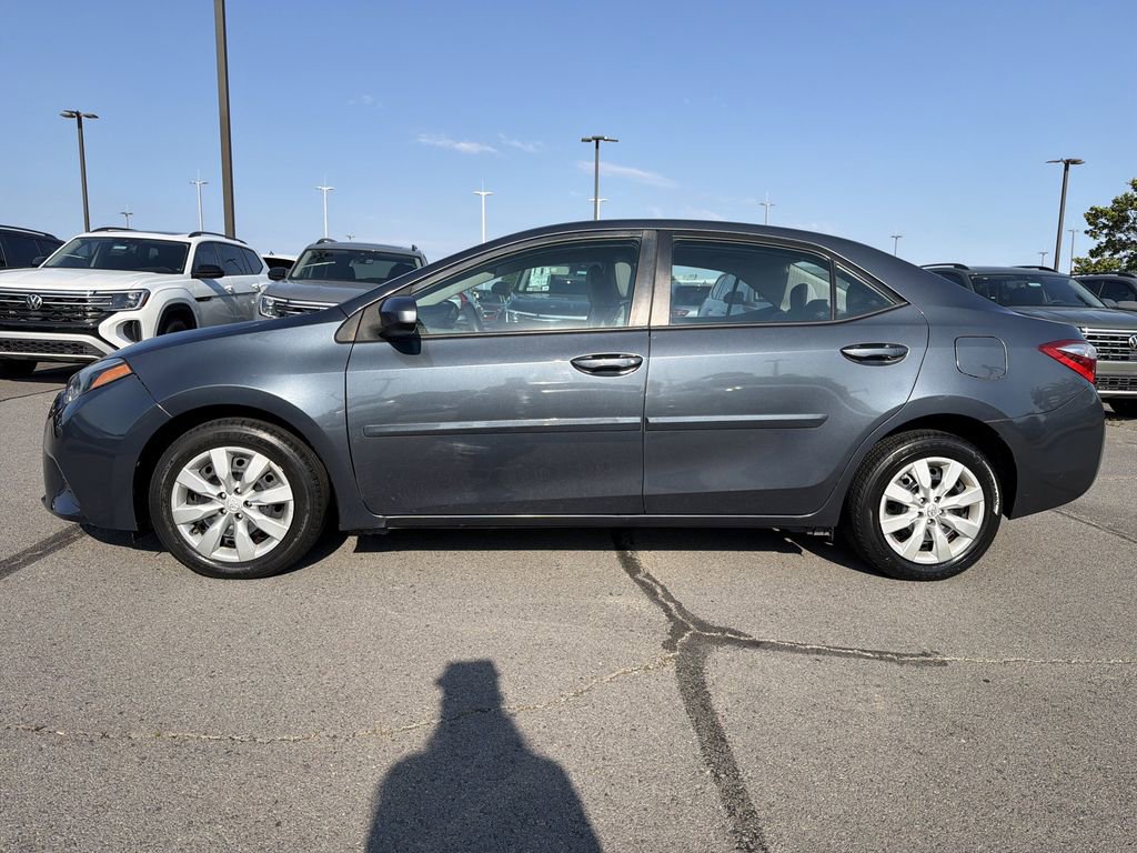 Used 2016 Toyota Corolla LE FWD image 2