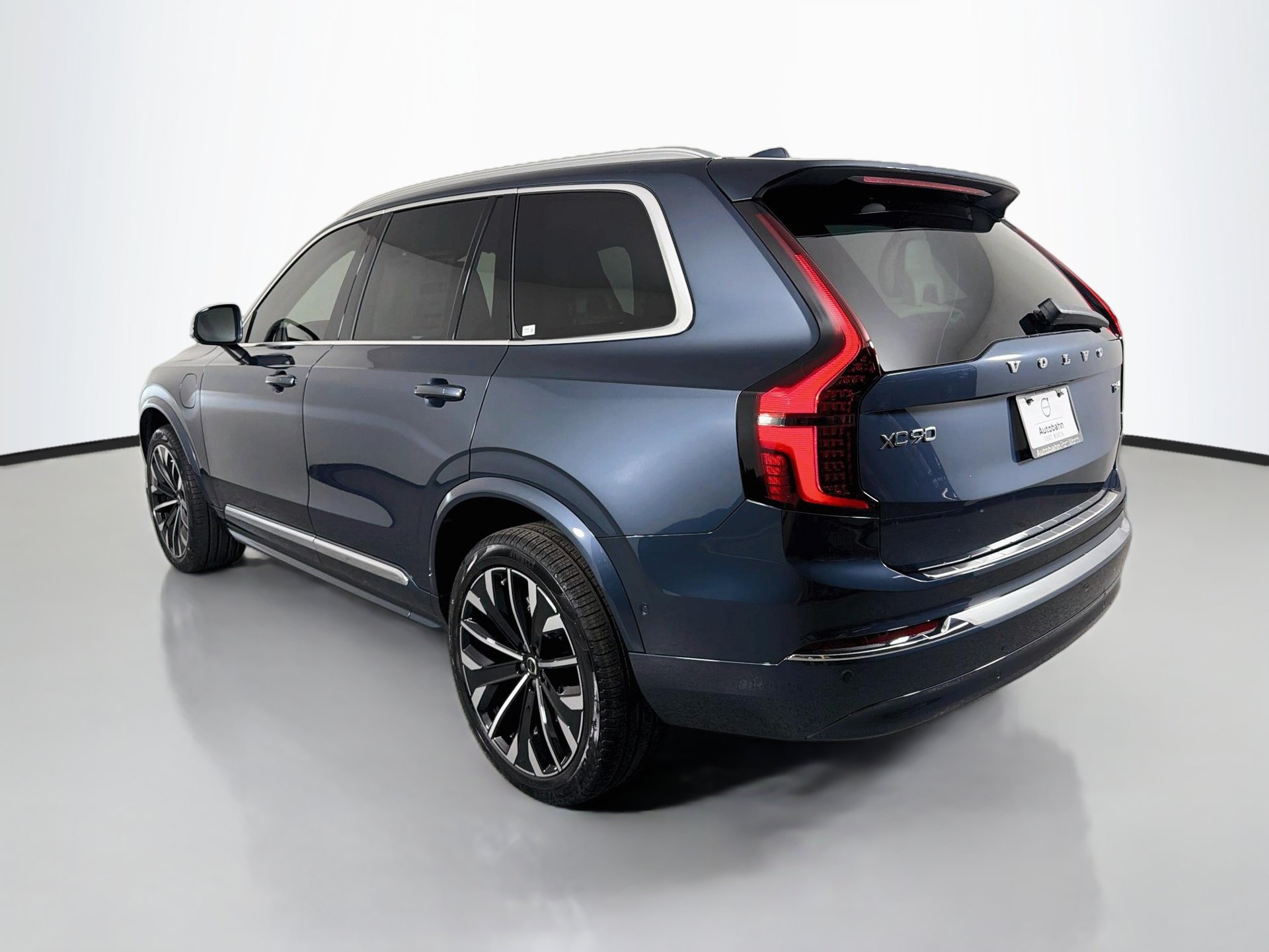 New 2027 Volvo XC90 T8 Ultra AWD/4WD image 7