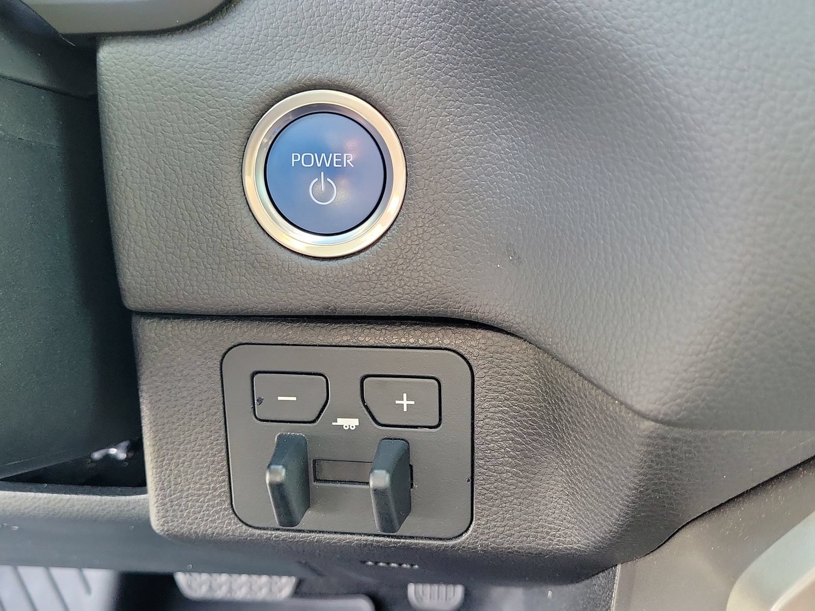 Used 2024 Toyota Tundra Limited w/ Power Package RWD image 26