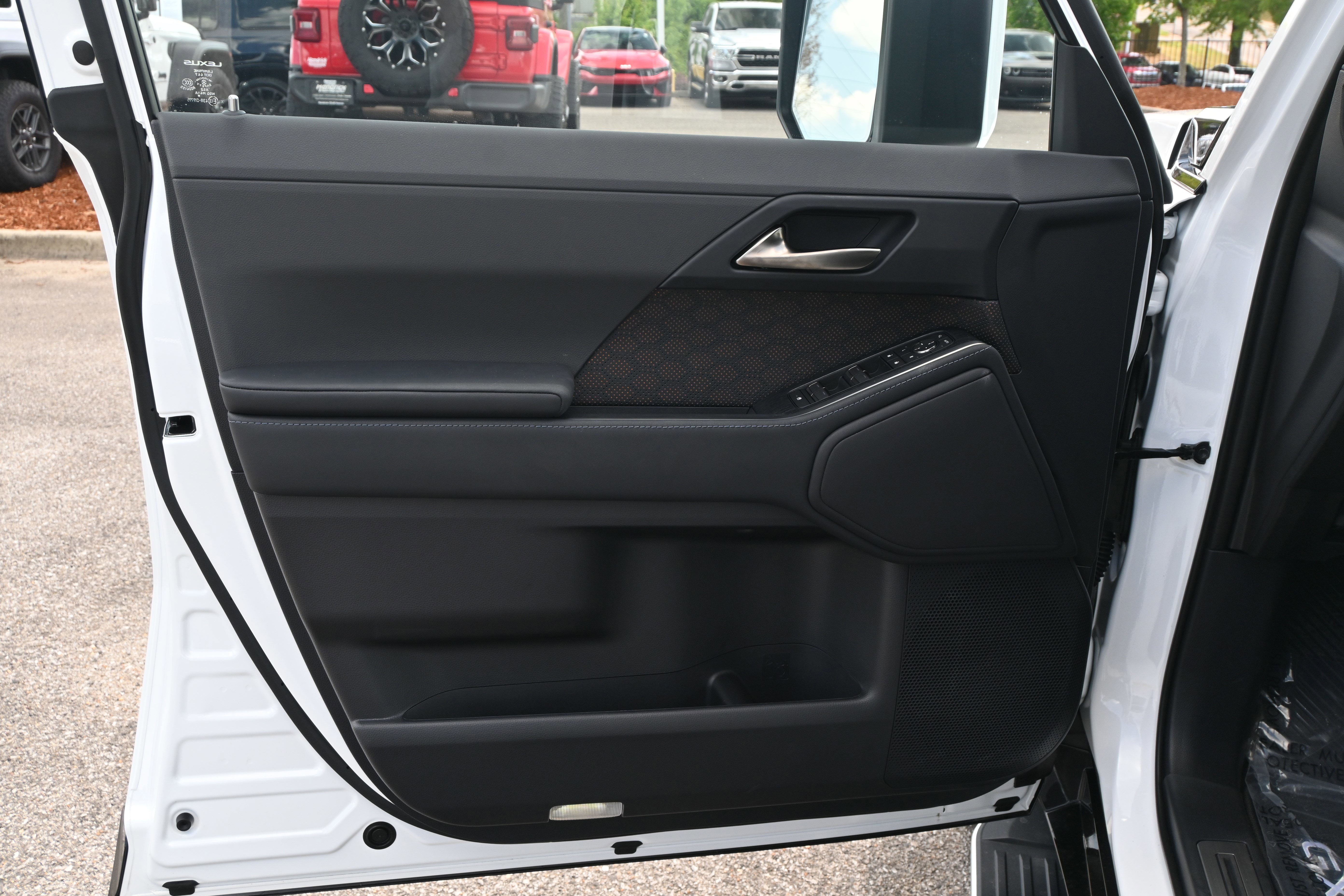 Used 2026 Lexus GX 550 w/ Cold Area Package AWD/4WD image 14