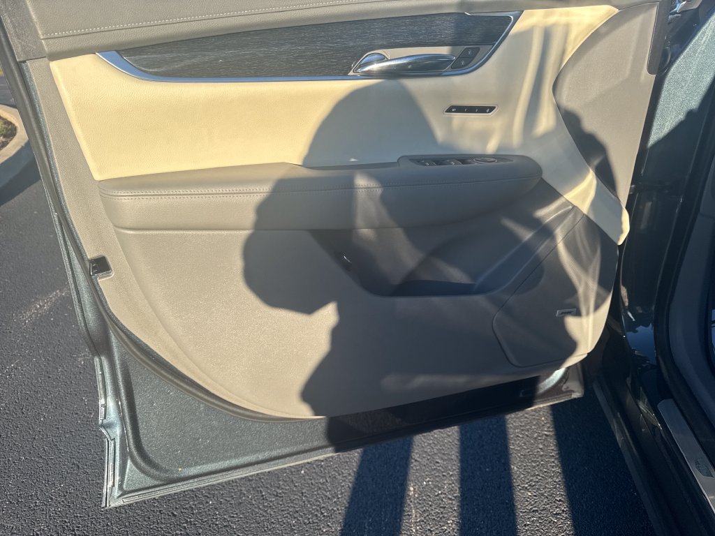 Used 2021 Cadillac XT6 Premium Luxury AWD/4WD image 7