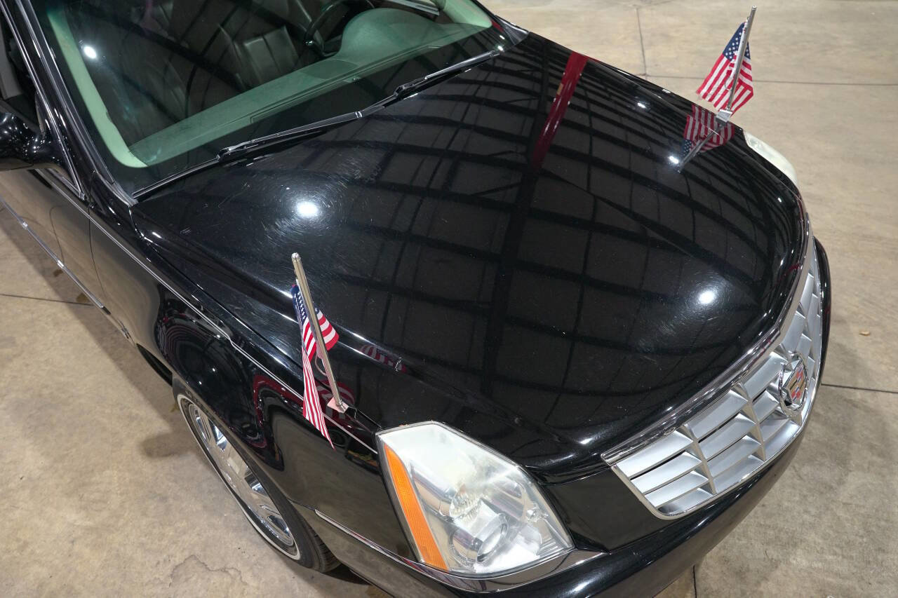 Used 2008 Cadillac DTS Limousine FWD image 18