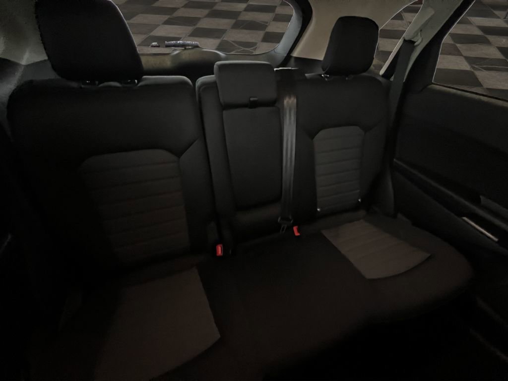 Used 2019 Ford Edge SE w/ SE Fleet Driver's Package image 18