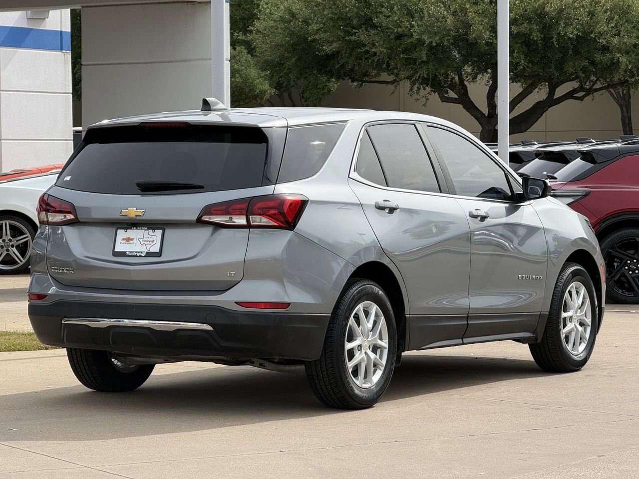 Used 2023 Chevrolet Equinox LT FWD image 4