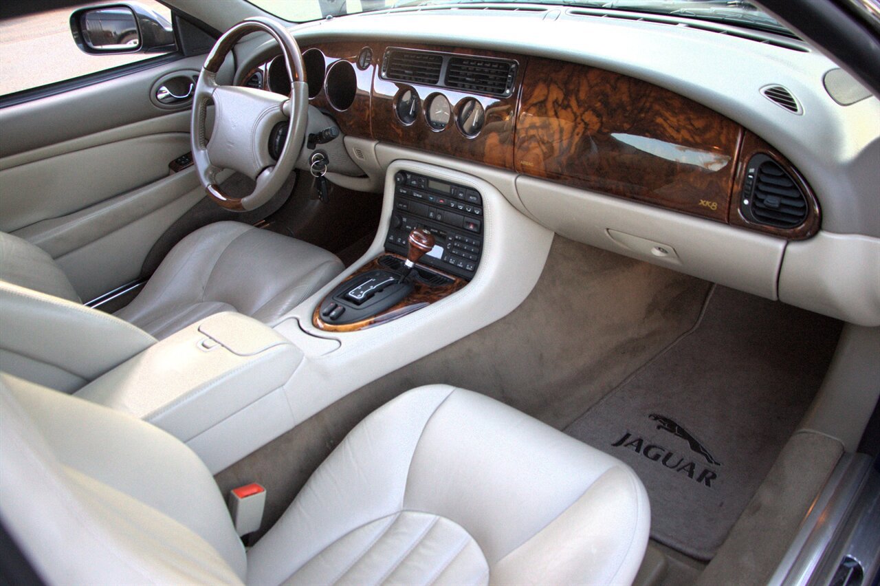 Used 1998 Jaguar XK8 Coupe RWD image 22