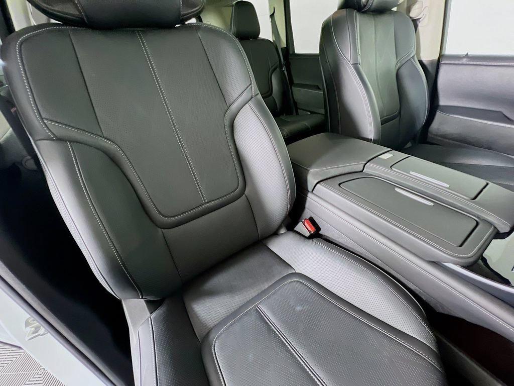 Used 2025 INFINITI QX80 Sensory AWD/4WD image 31