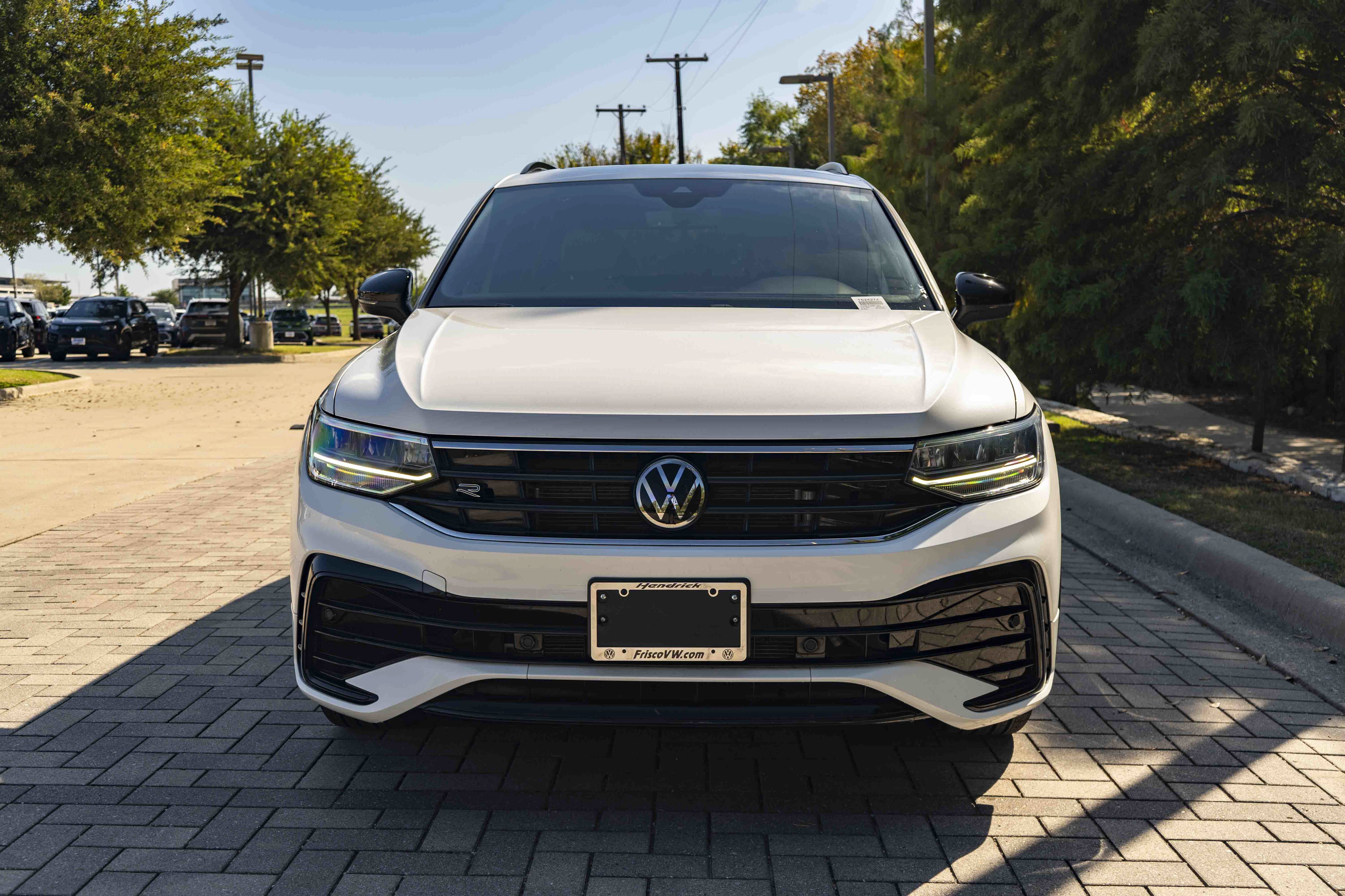 Certified 2022 Volkswagen Tiguan SE R-Line FWD image 3