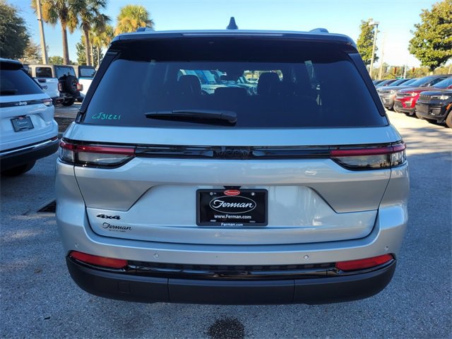 New 2025 Jeep Grand Cherokee Altitude image 13