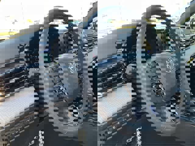 Used 2025 Toyota Camry SE image 10