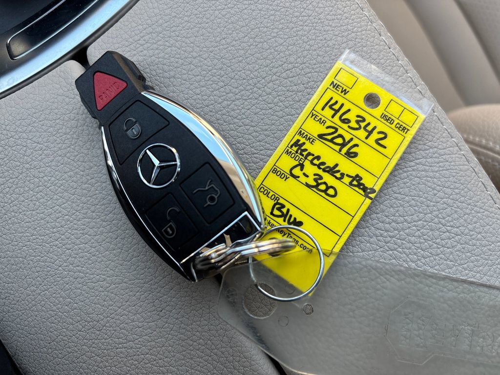 Used 2016 Mercedes-Benz C 300 4MATIC Sedan image 29