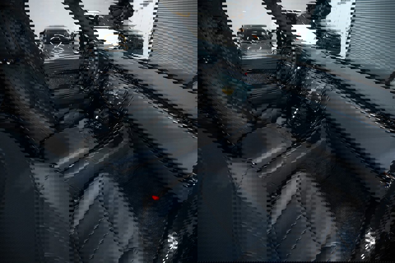 Used 2025 Land Rover Range Rover Sport Dynamic SE image 36