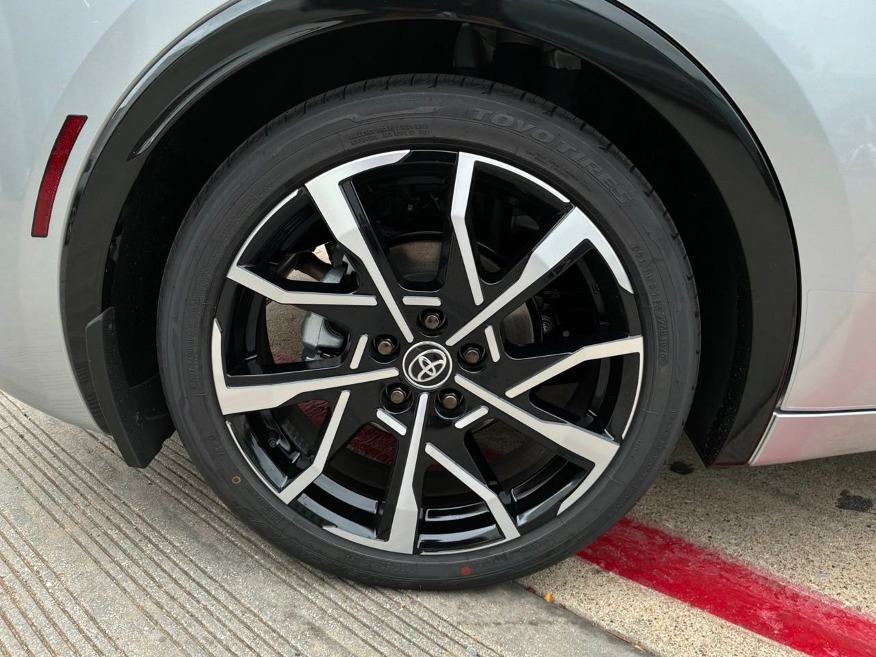 New 2026 Toyota Prius Plug-In Hybrid FWD image 8