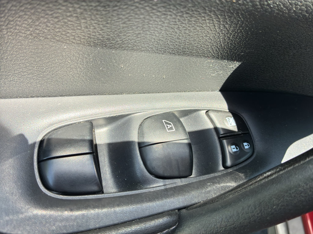 Used 2019 Nissan Rogue SV w/ Premium Package FWD image 23