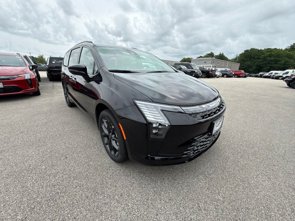 New 2027 Chrysler Pacifica Limited AWD/4WD image 7