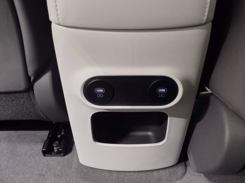 New 2026 Hyundai Ioniq 5 SEL image 32