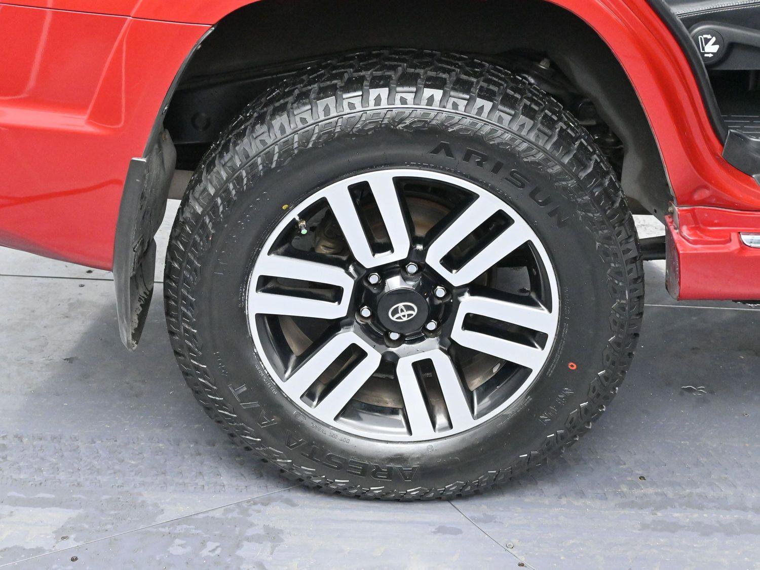 Used 2014 Toyota 4Runner Limited image 39