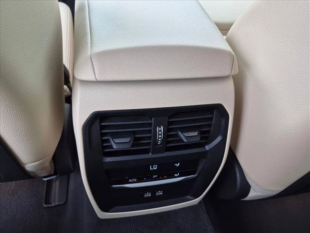 Used 2023 BMW i4 eDrive40 RWD image 17