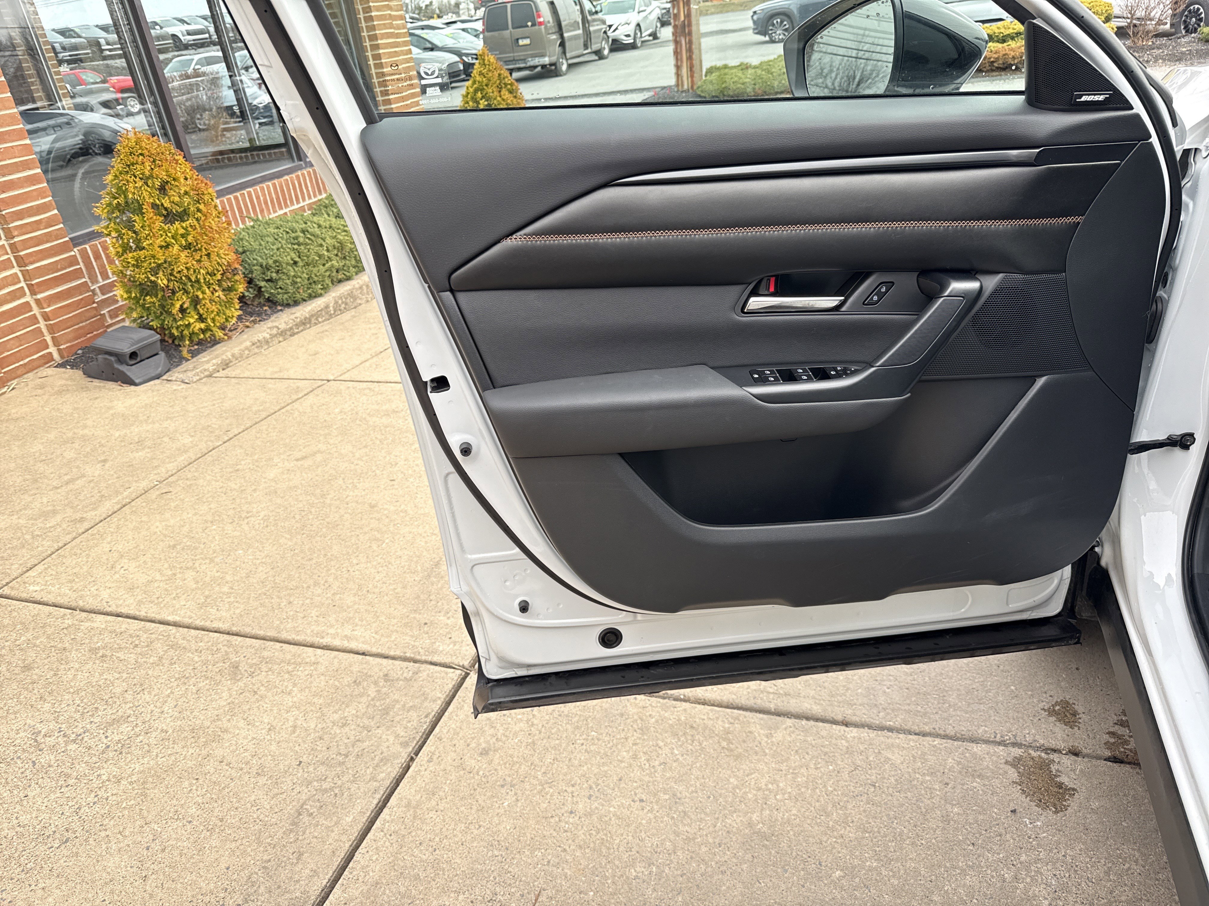 Certified 2025 MAZDA CX-50 2.5 Hybrid w/ Weather Package image 15