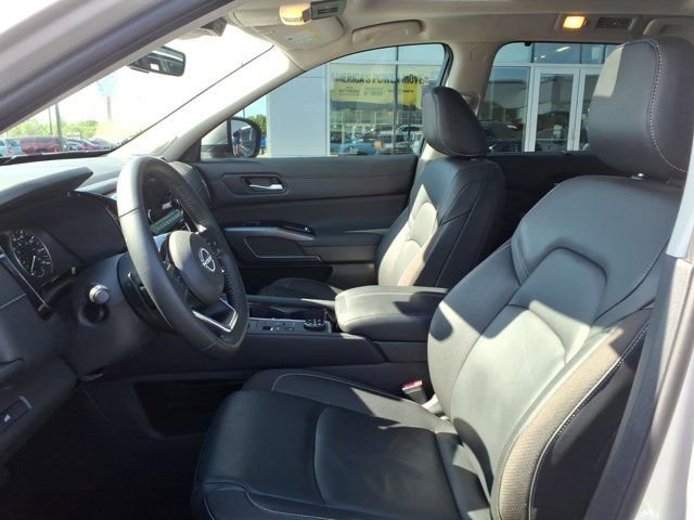 Used 2025 Nissan Pathfinder SL w/ SL Premium Package image 25