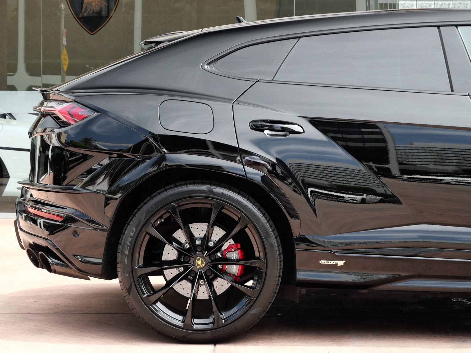Used 2024 Lamborghini Urus S AWD/4WD image 11