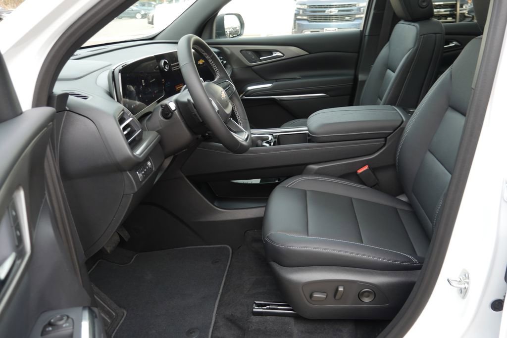 New 2026 Chevrolet Traverse LT image 8