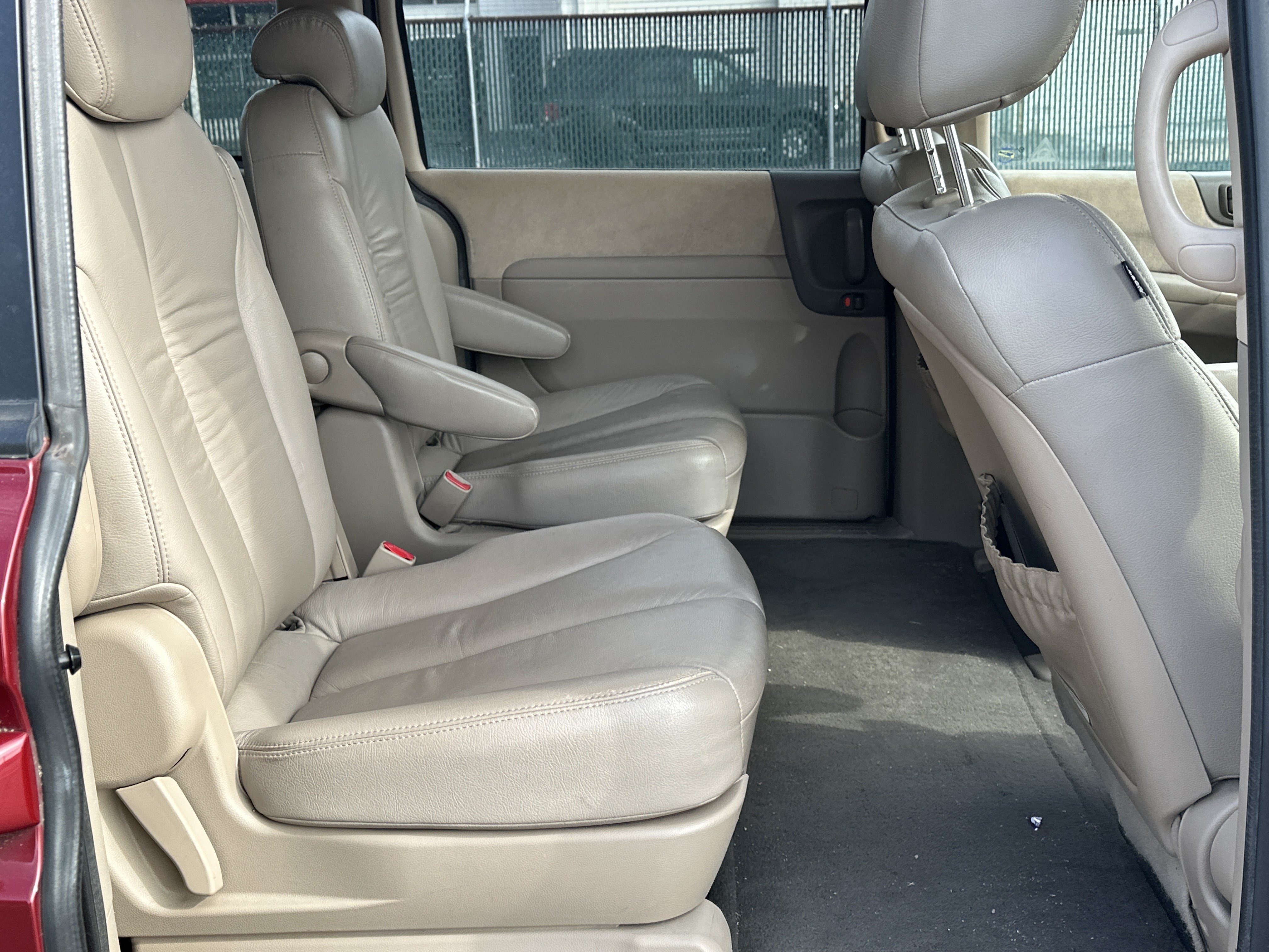 Used 2008 Kia Sedona LX FWD image 13