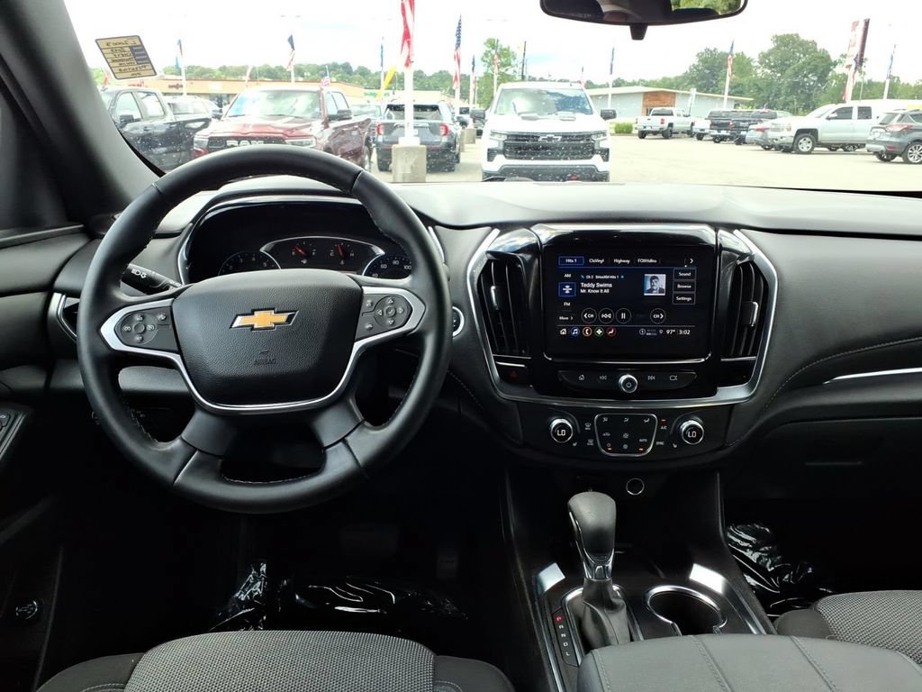 Used 2023 Chevrolet Traverse LT FWD image 14