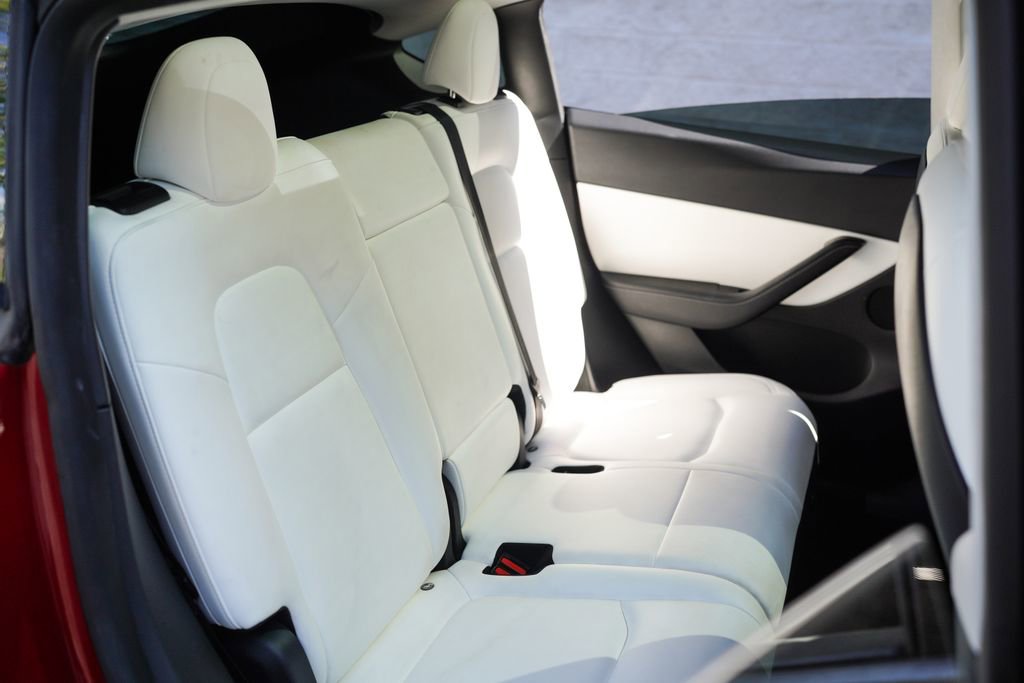 Used 2021 Tesla Model Y Long Range AWD/4WD image 23