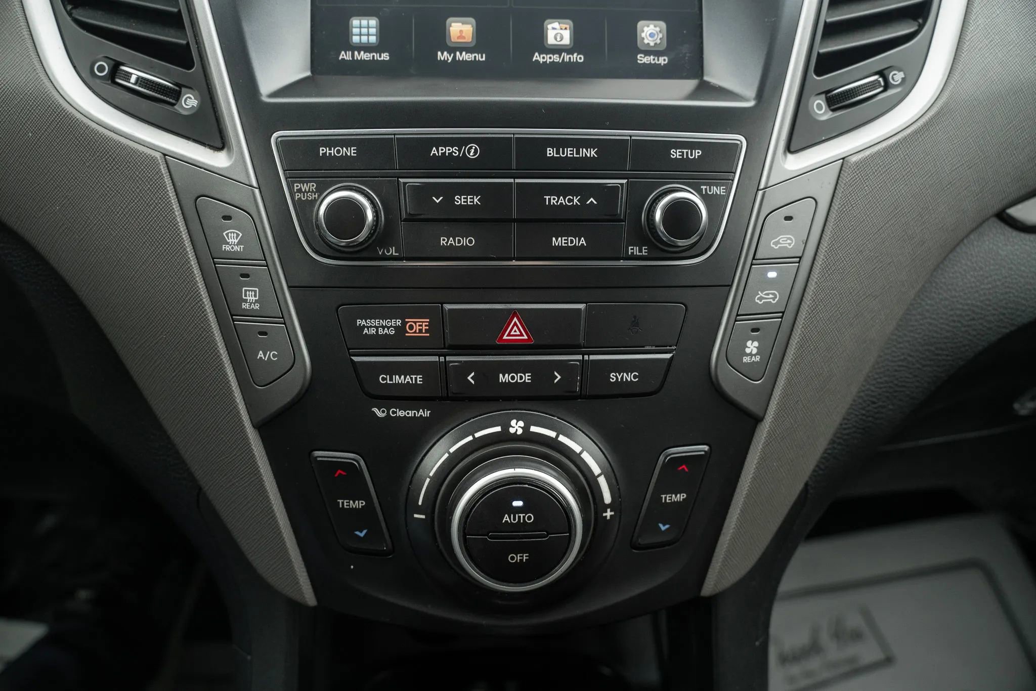 Used 2017 Hyundai Santa Fe SE image 20